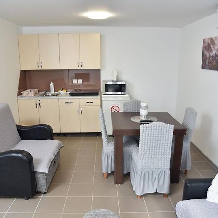 Boja Zalaska - Kameni Apartman Ягодина Экстерьер фото